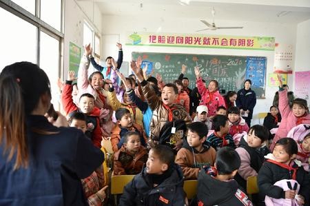 江航团委开展“青春照亮扶贫路”主题活动